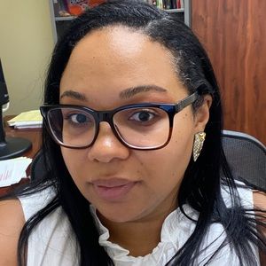 Meet your Posher, Briana